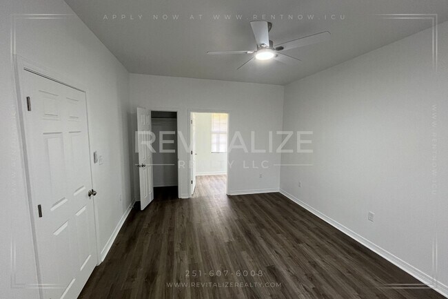 Building Photo - Newly Renovated 3 Bedroom/1 Bathroom in Ch...