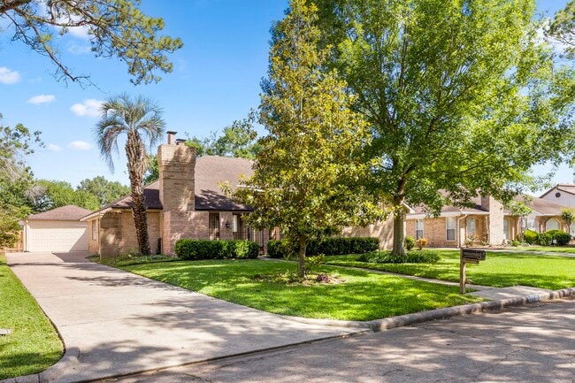 Foto del edificio - 14014 Briar Pl Dr