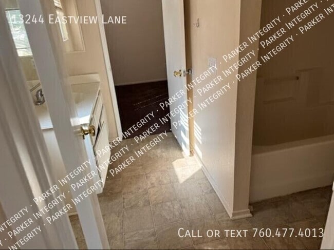 Foto del edificio - 13244 E View Ln