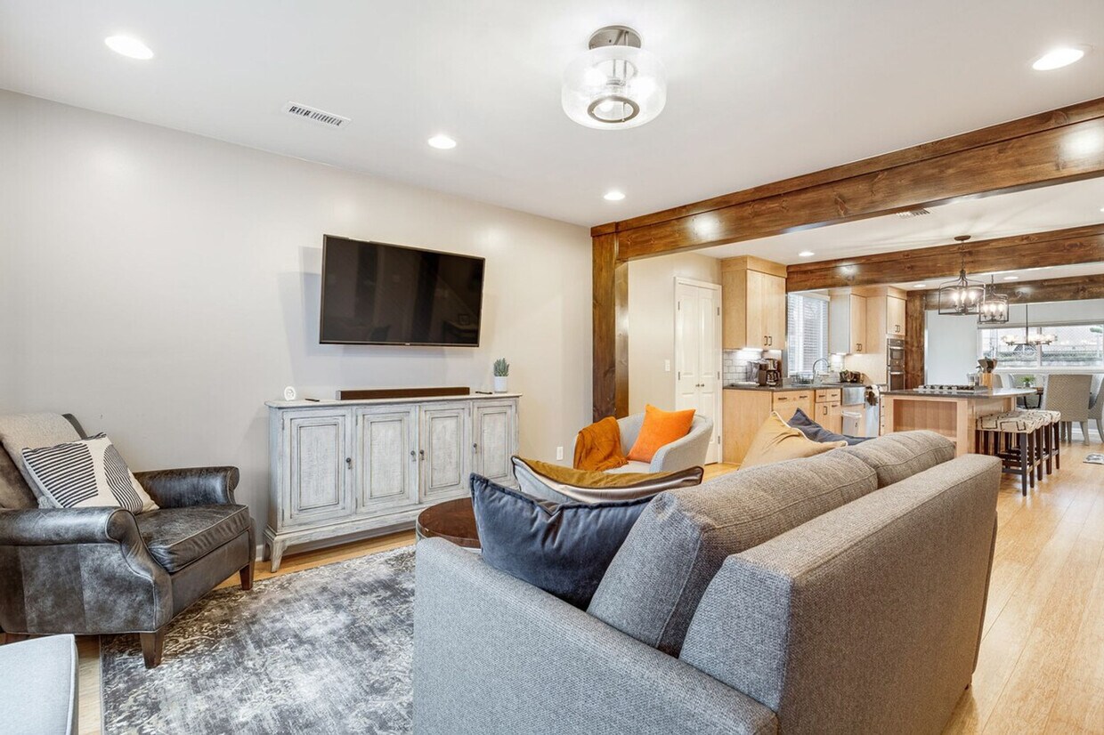 Foto principal - 5241 33rd Ave S