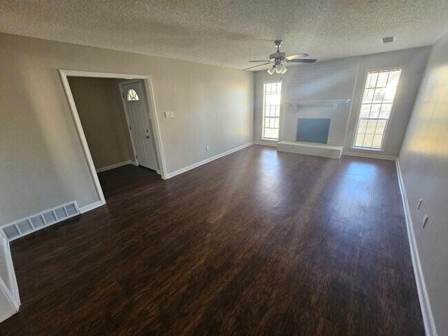 Foto del edificio - 3764 Kennings Dr