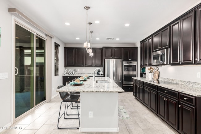 Foto del edificio - 21188 W Almeria Rd