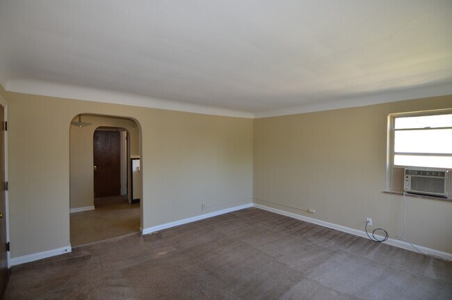 Building Photo - 6477 Montgomery Rd