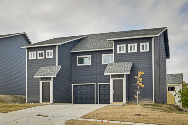 Building Photo - 3224 S Cherry Ln