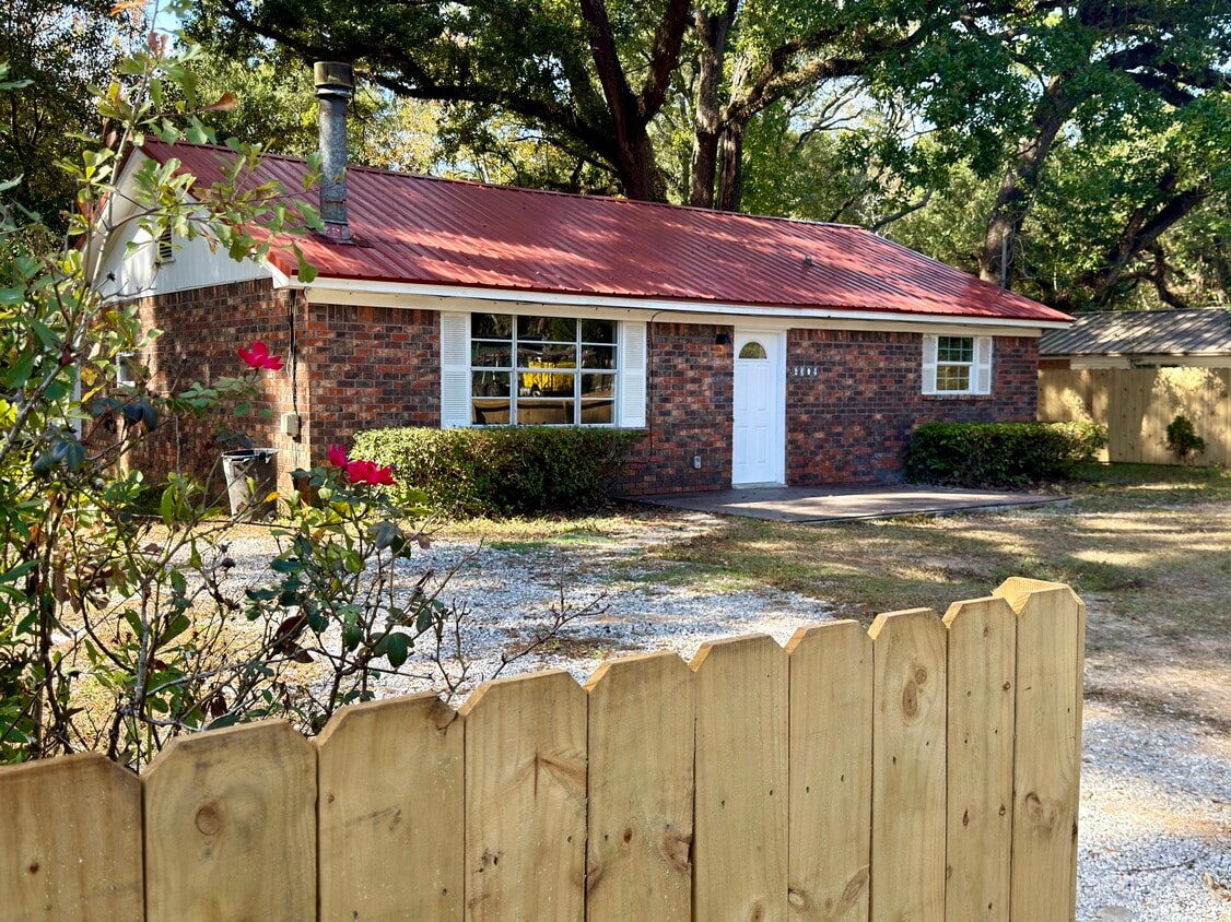 Foto principal - 6309 Rambler Dr