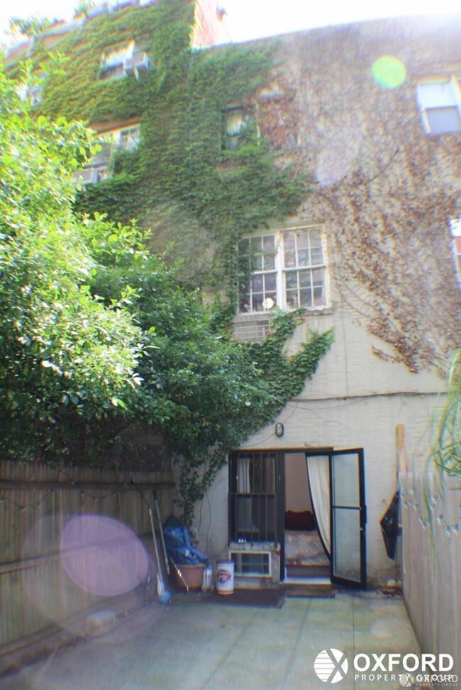 Building Photo - 313 East 14th Street