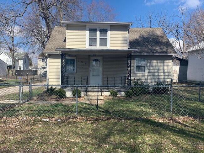 Building Photo - 796 Grove St