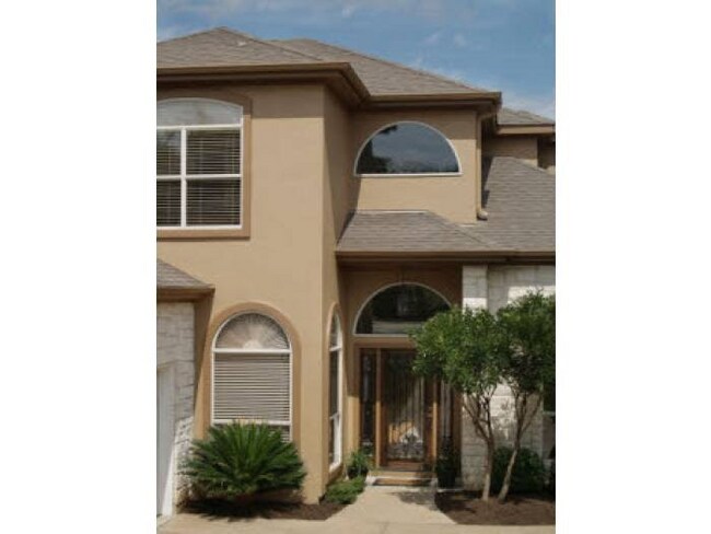 Building Photo - 404 Golf Crest Ln