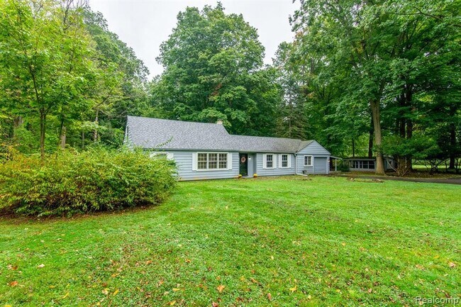 Foto del edificio - 25324 Orchard Lake Rd