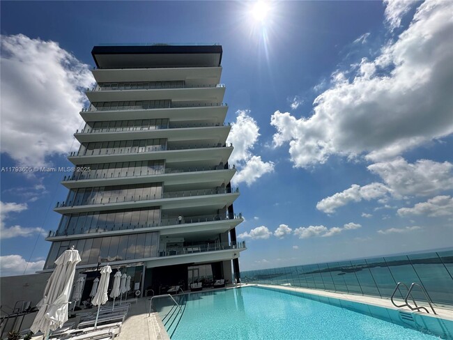 Foto del edificio - 300 Biscayne Blvd Way