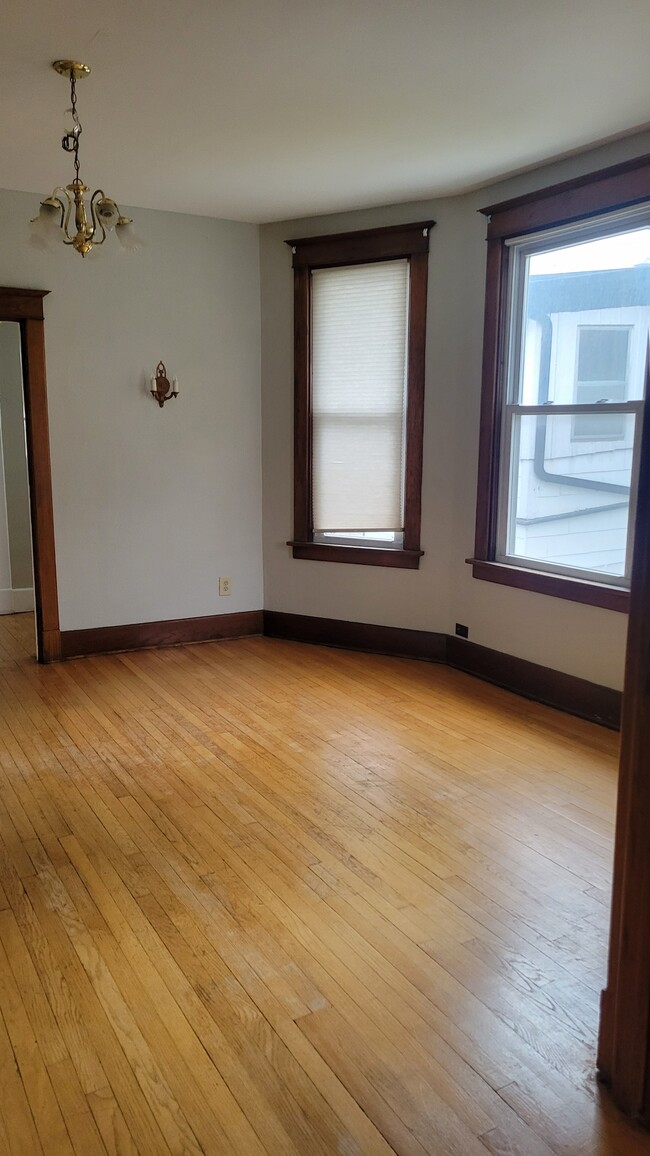 Building Photo - 942 Mount Pleasant St