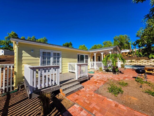 Foto del edificio - 3326 Orchard Hill Rd