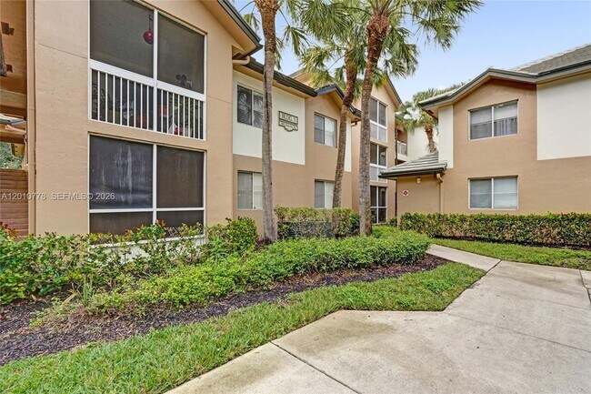 Foto del edificio - 9901 Westview Dr