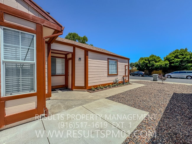 Building Photo - Nicely upgraded Rocklin Home