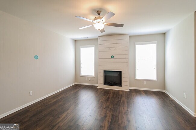 Building Photo - 1014 Smoky Mountain Springs Ln