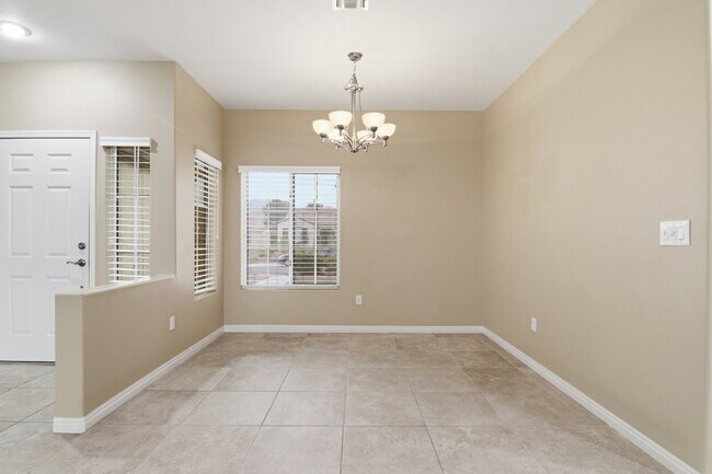 Foto del edificio - Discover comfortable single-story living in this inviting 3-bedroom, 2-bathroom home offering 1,7...