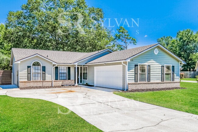 Building Photo - Lease today! No extra charge for contentme...