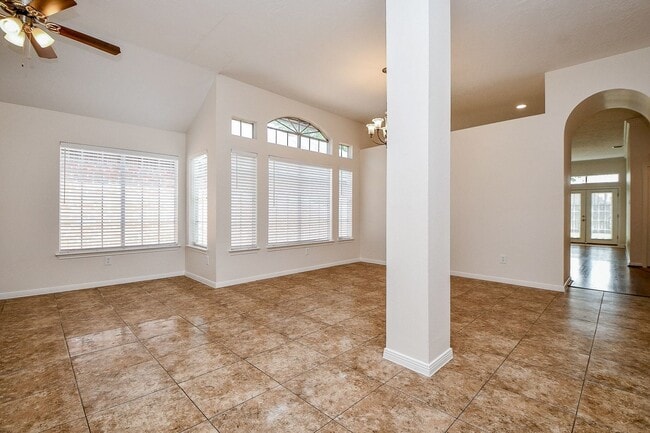 Foto del edificio - 7130 River Garden Dr