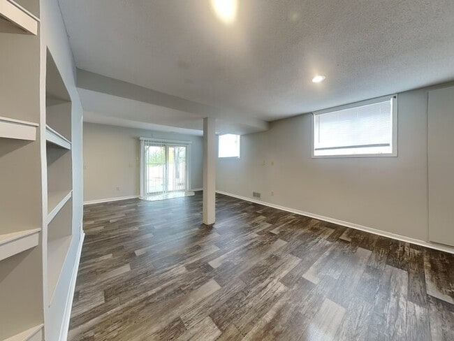 Building Photo - 8525 Ivywood Ave S