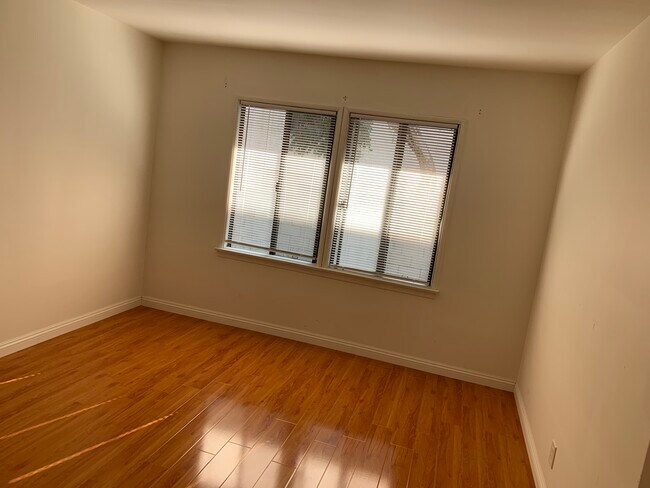 Foto del edificio - 3219 Bagley Ave