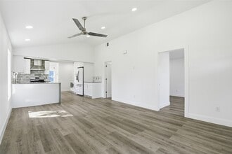 Building Photo - 4929 Creekmont Dr