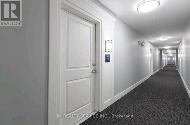 Building Photo - 640 Sauve St