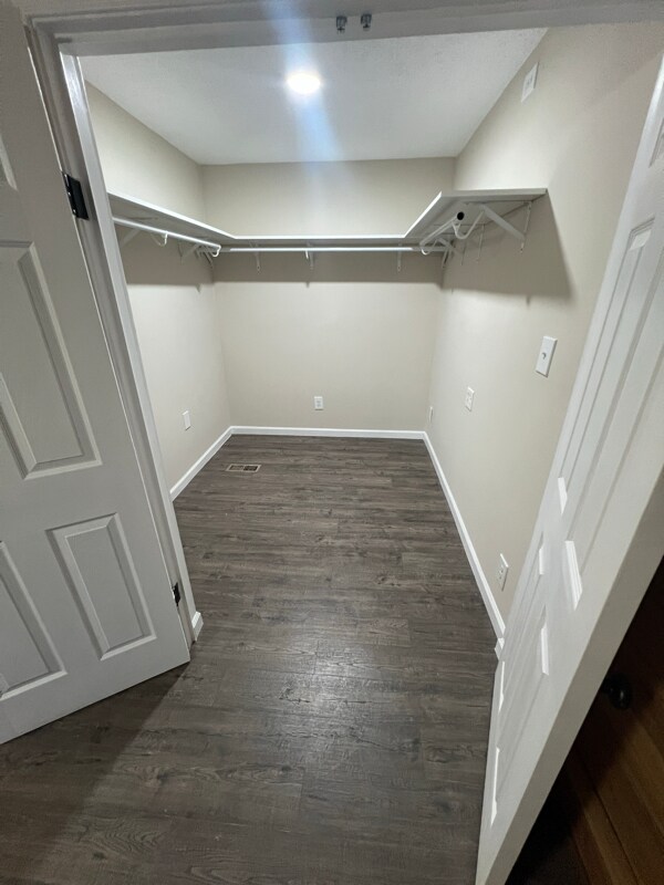 Foto del edificio - 7517 Bayard Park Dr