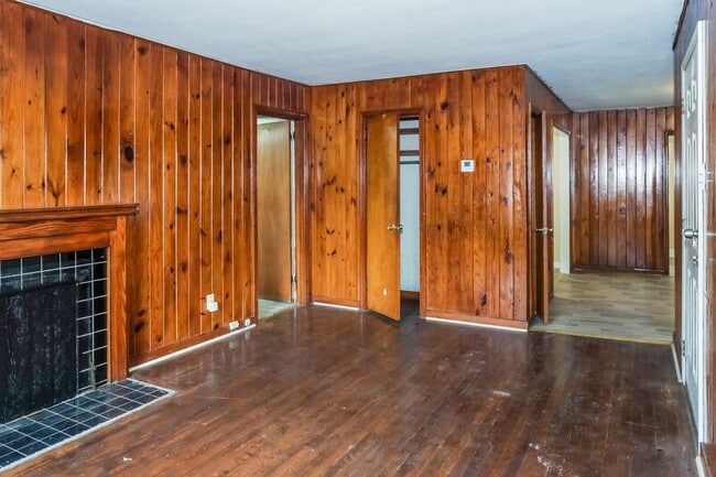 Building Photo - 6729 Grasselli Rd