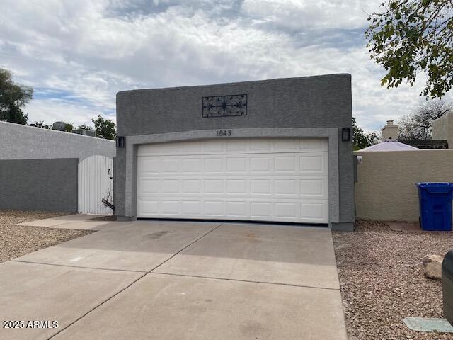 Building Photo - 1843 W El Monte Pl