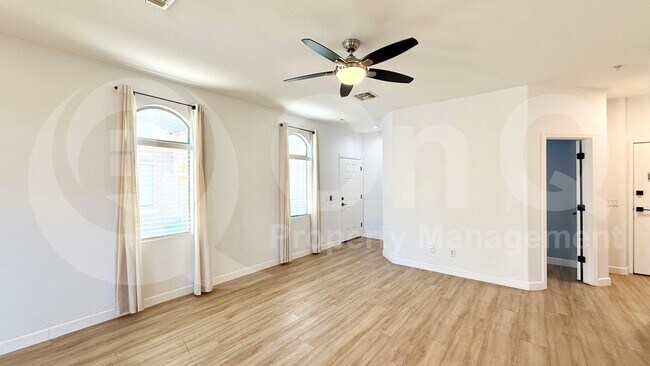 Foto del edificio - 16620 S 48th St
