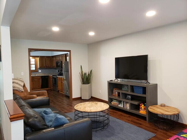 Sala de estar - 4880 S 69th St