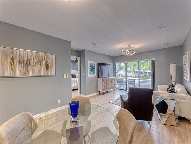 Foto del edificio - 2713 NE 15th St