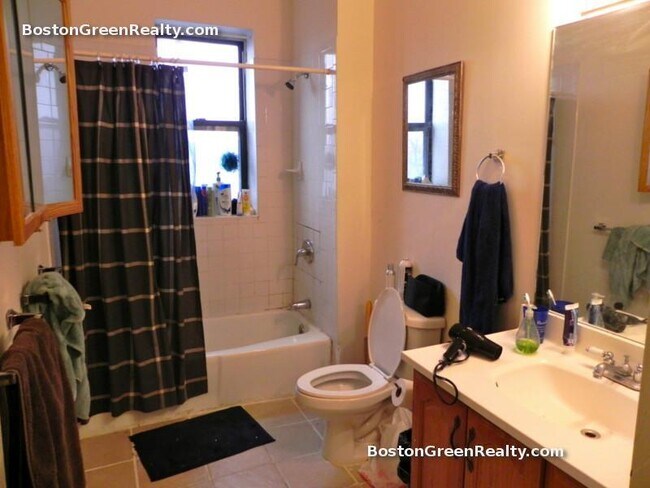 Foto del edificio - 1458 Tremont St