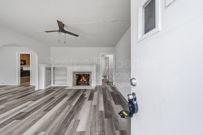 Foto del edificio - 4530 E 6th St