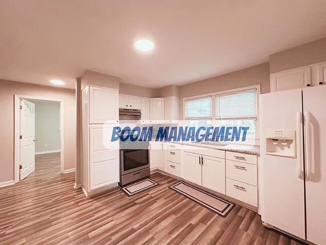 Foto del edificio - 185 Lawndale Ave