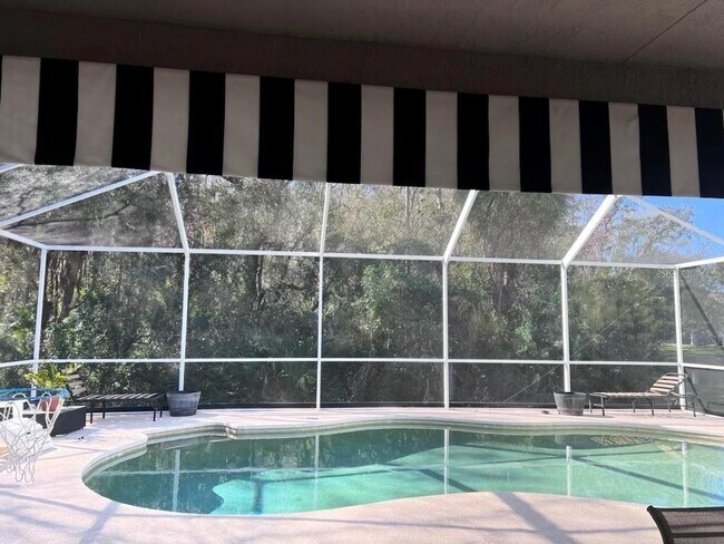 Foto del edificio - 215 Bay Arbor Blvd