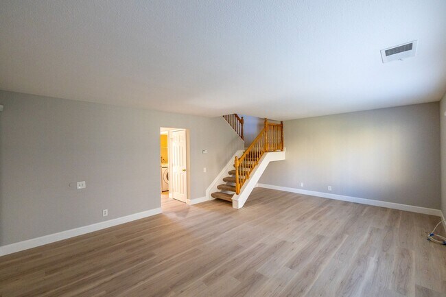 Foto del edificio - Spacious 4 bedroom home in Union City with...