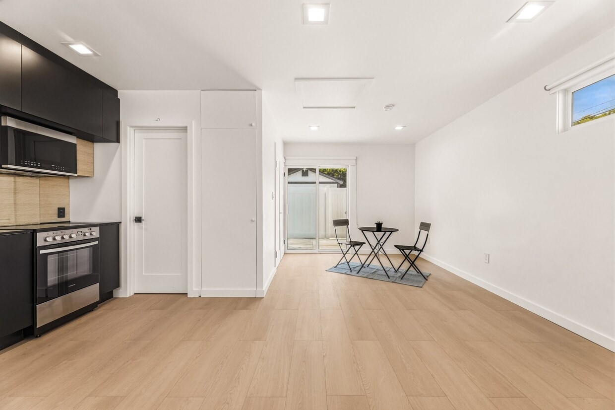 Photo - 6470 W 85th Pl (Los Angeles, CA)