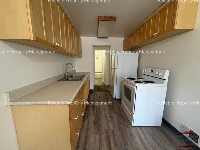 Building Photo - 657 Tendoy Dr