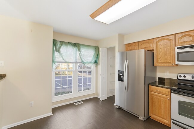 Foto del edificio - Lovely 3 BR/3.5 BA Townhome in Germantown!