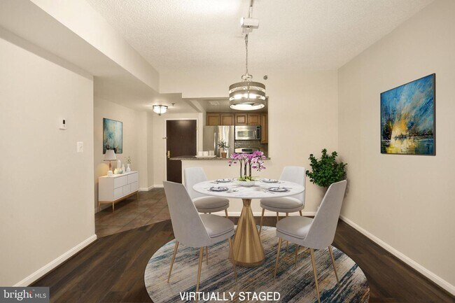 Foto del edificio - 4808 Moorland Ln