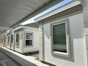 Building Photo - 740 N Alamo Rd
