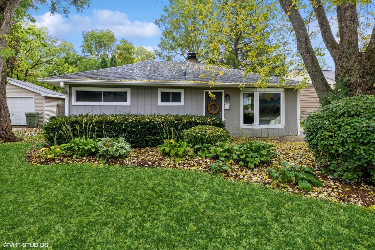 143 S St, Barrington, IL 60010 House Rental in Barrington, IL