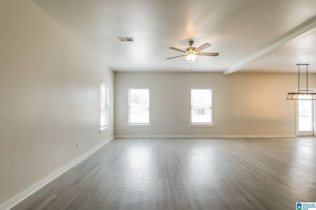 Building Photo - 115 Ridgeview Cir