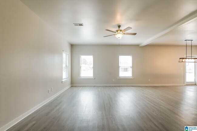 Foto del edificio - 115 Ridgeview Cir