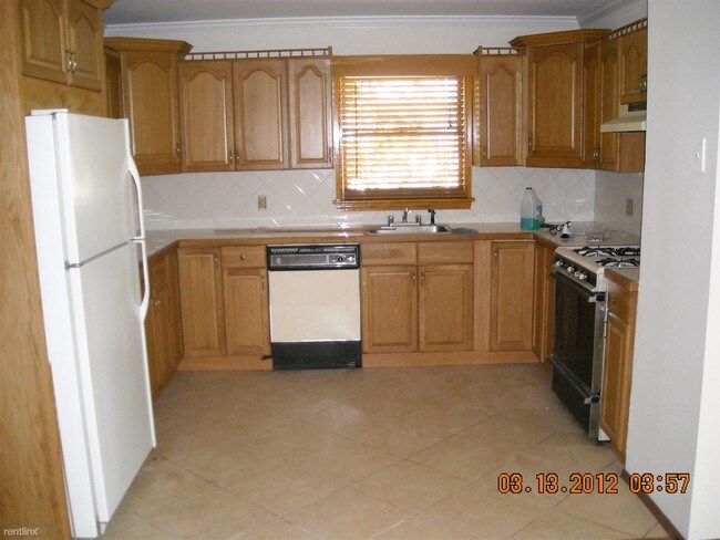 Foto del edificio - 149 Meadow Ln