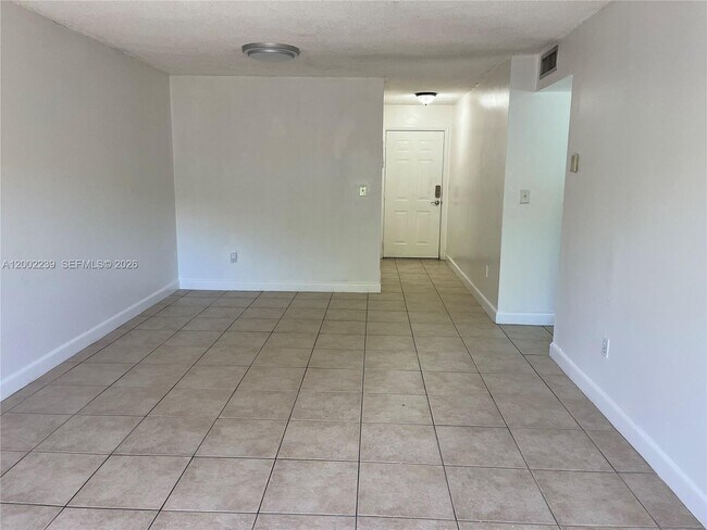 Building Photo - 8650 SW 109th Ave