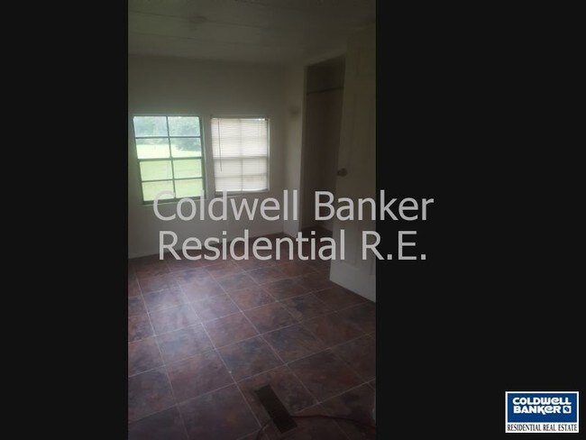Foto del edificio - 5110 Lewellyn Rd