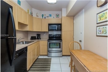 Building Photo - 300 Bayview Dr