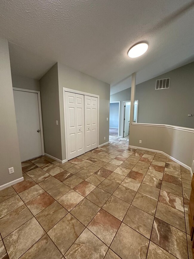 Building Photo - 3624-3626 Thornhill Circle W-TBROS